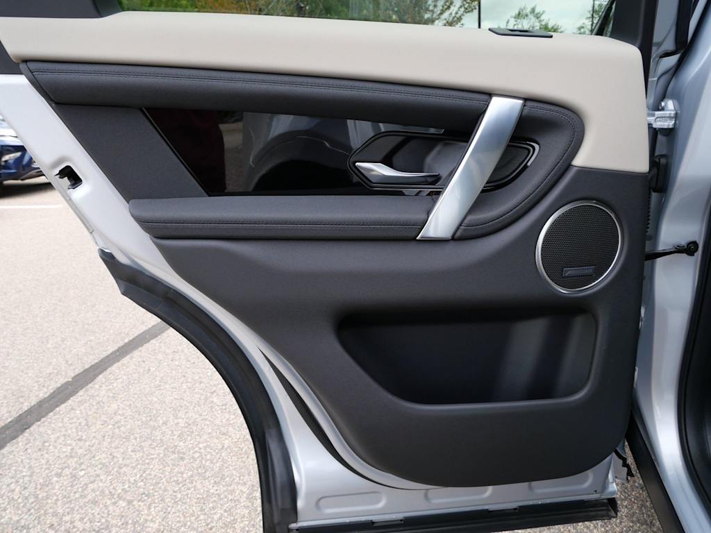 Thumbnail: 2025 Land Rover Discovery Sport - 16