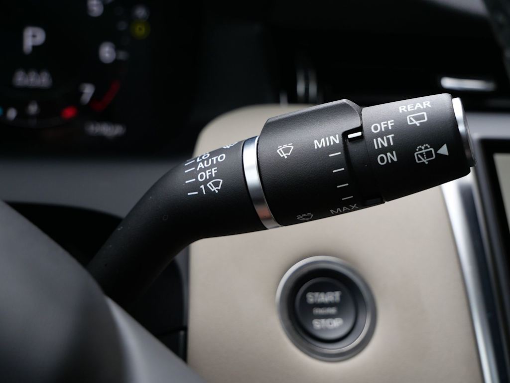 Thumbnail: 2025 Land Rover Discovery Sport - 24
