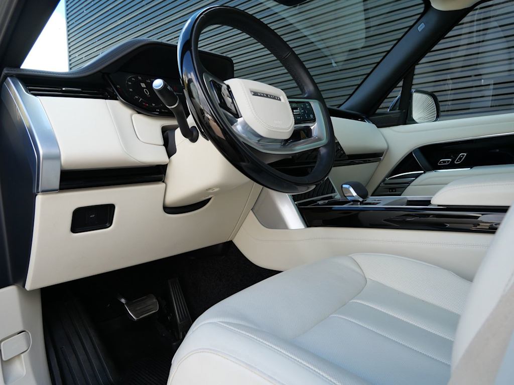 Thumbnail: 2025 Land Rover Range Rover - 2
