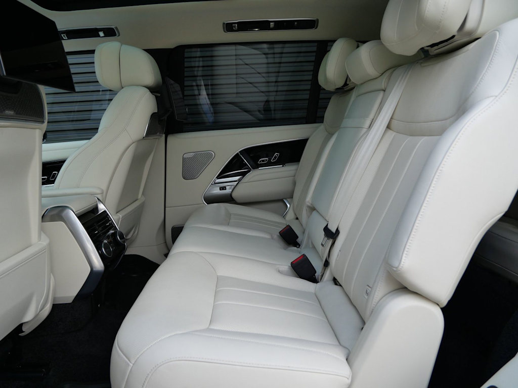 Thumbnail: 2025 Land Rover Range Rover - 15