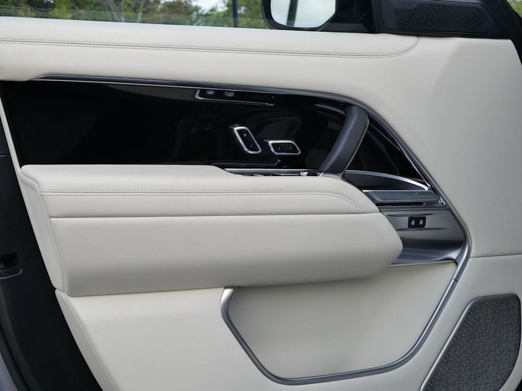 Thumbnail: 2025 Land Rover Range Rover - 14