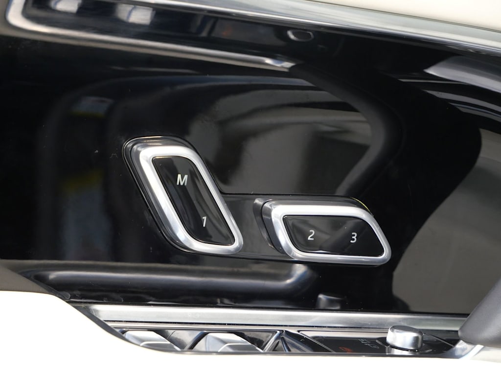 Thumbnail: 2025 Land Rover Range Rover - 8