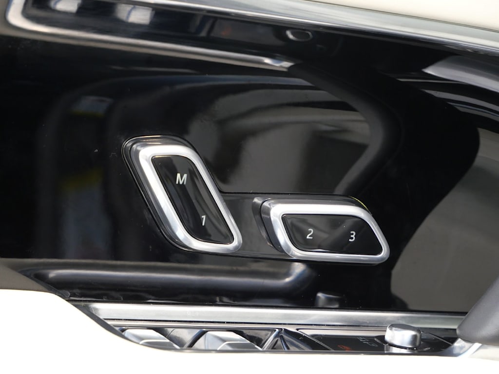 Thumbnail: 2025 Land Rover Range Rover - 8
