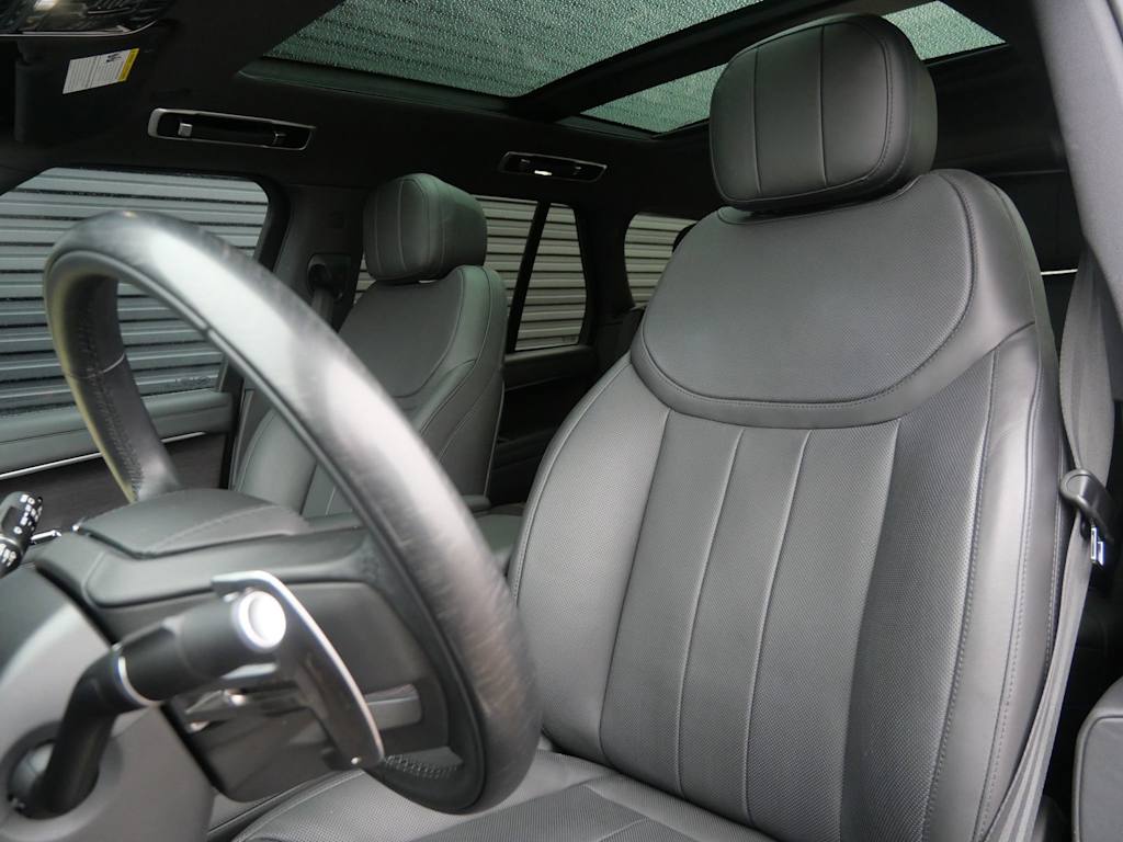 Thumbnail: 2025 Land Rover Range Rover - 7