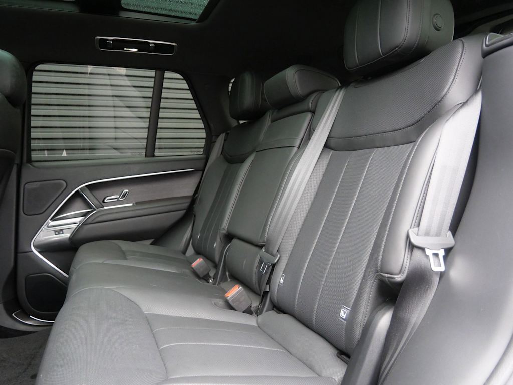 Thumbnail: 2025 Land Rover Range Rover - 8
