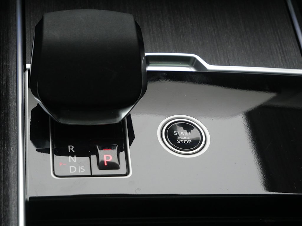 Thumbnail: 2025 Land Rover Range Rover - 18