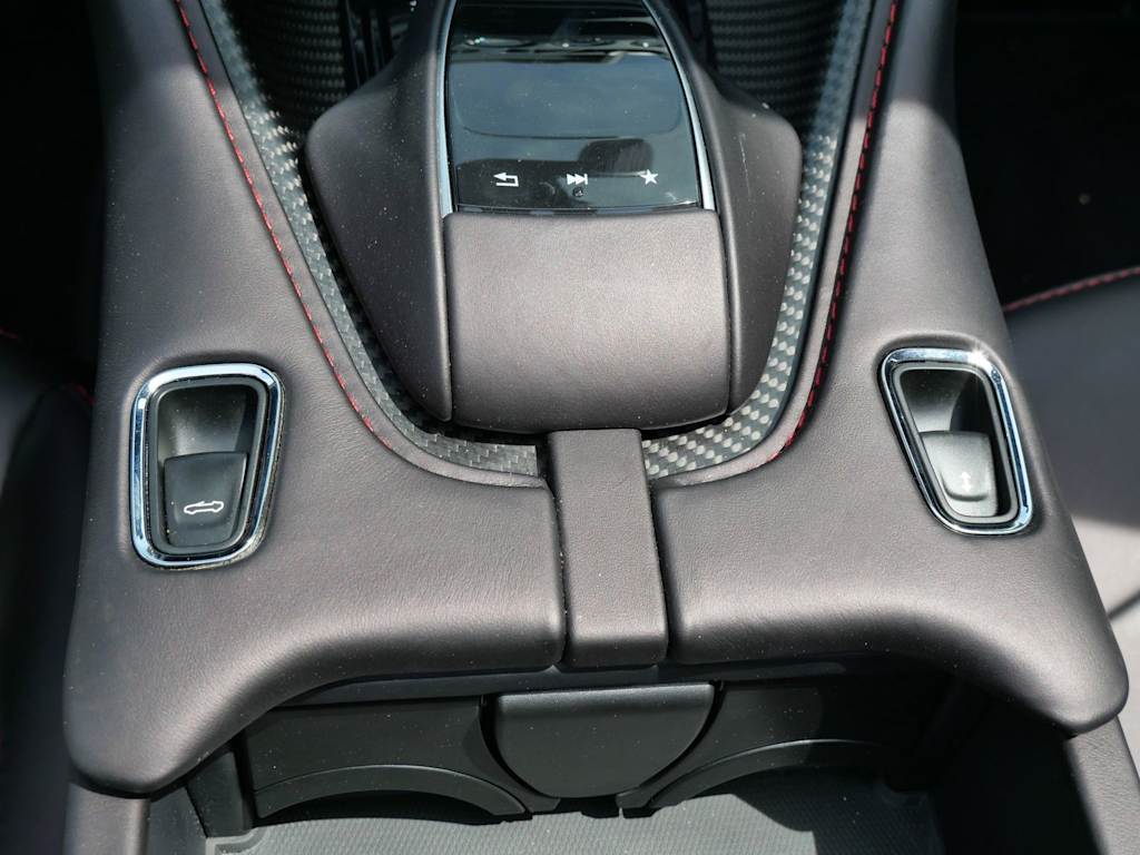 Thumbnail: 2023 Aston Martin DBS - 9