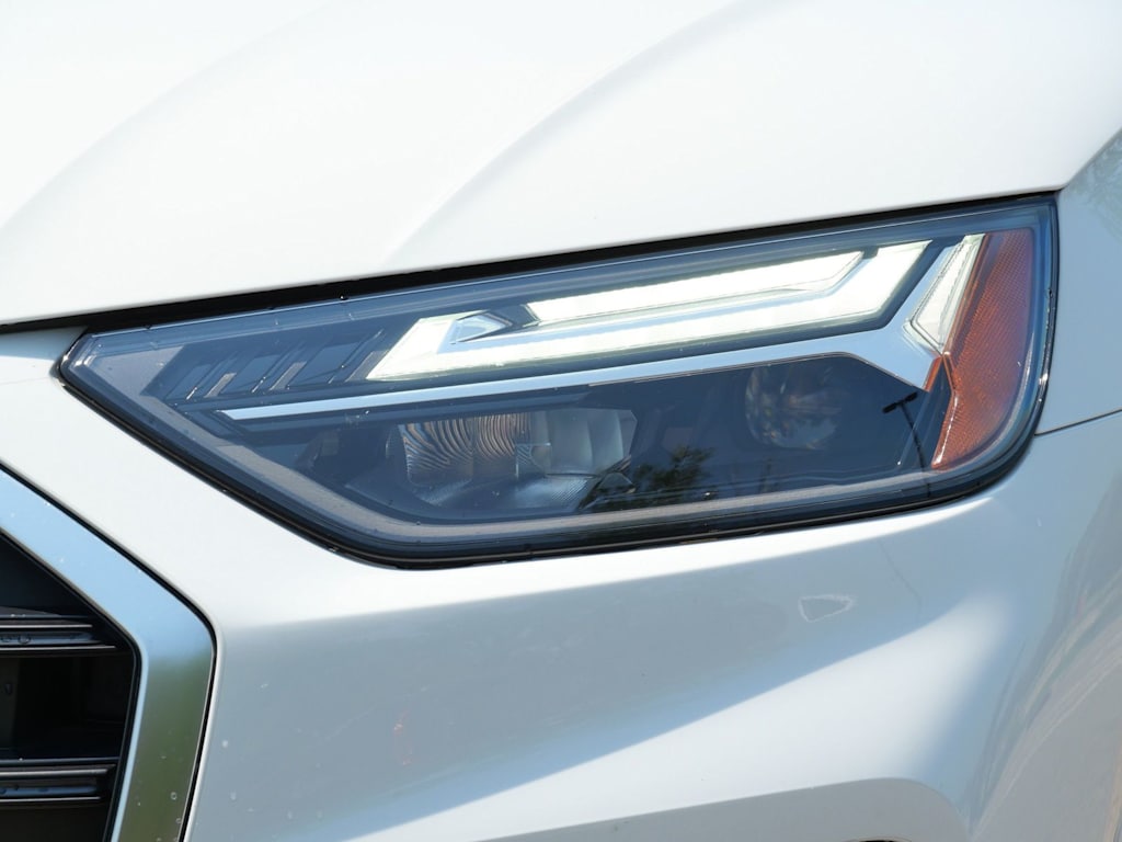 Thumbnail: 2022 Audi Q5 - 11
