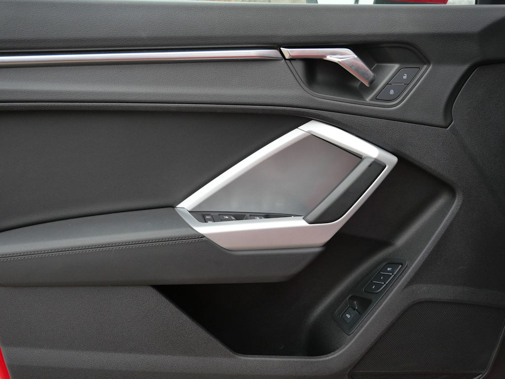 Thumbnail: 2023 Audi Q3 - 13