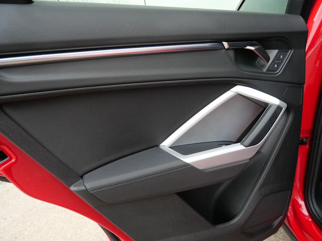 Thumbnail: 2023 Audi Q3 - 15