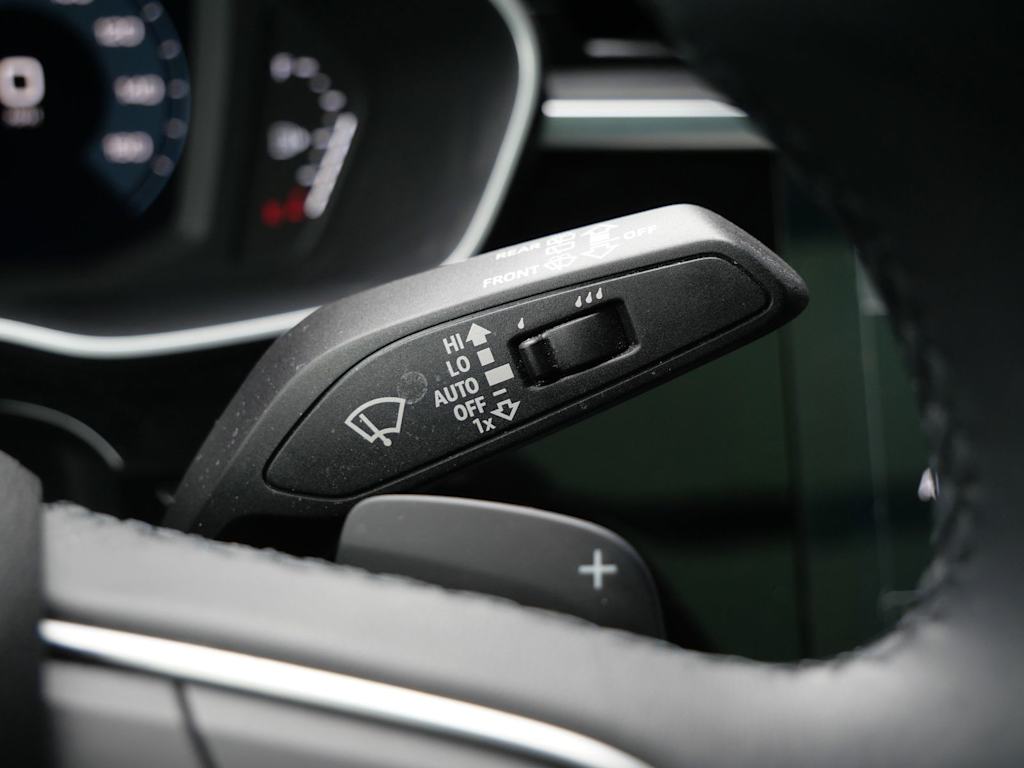 Thumbnail: 2023 Audi Q3 - 8