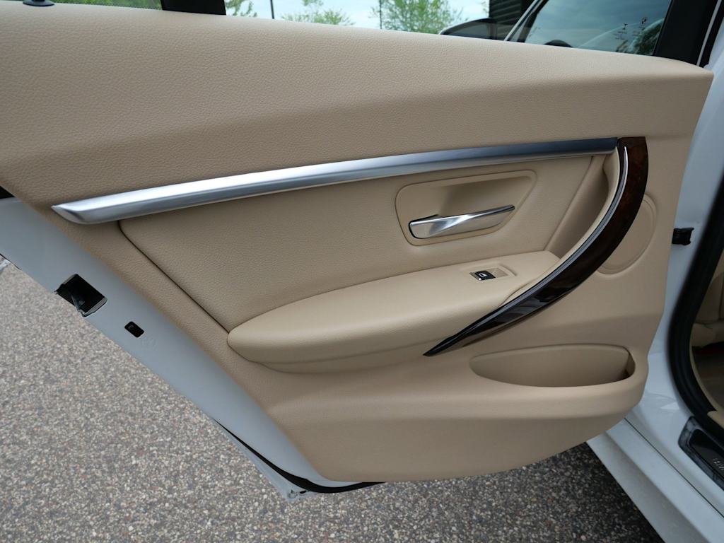 Thumbnail: 2016 BMW 3 Series - 13
