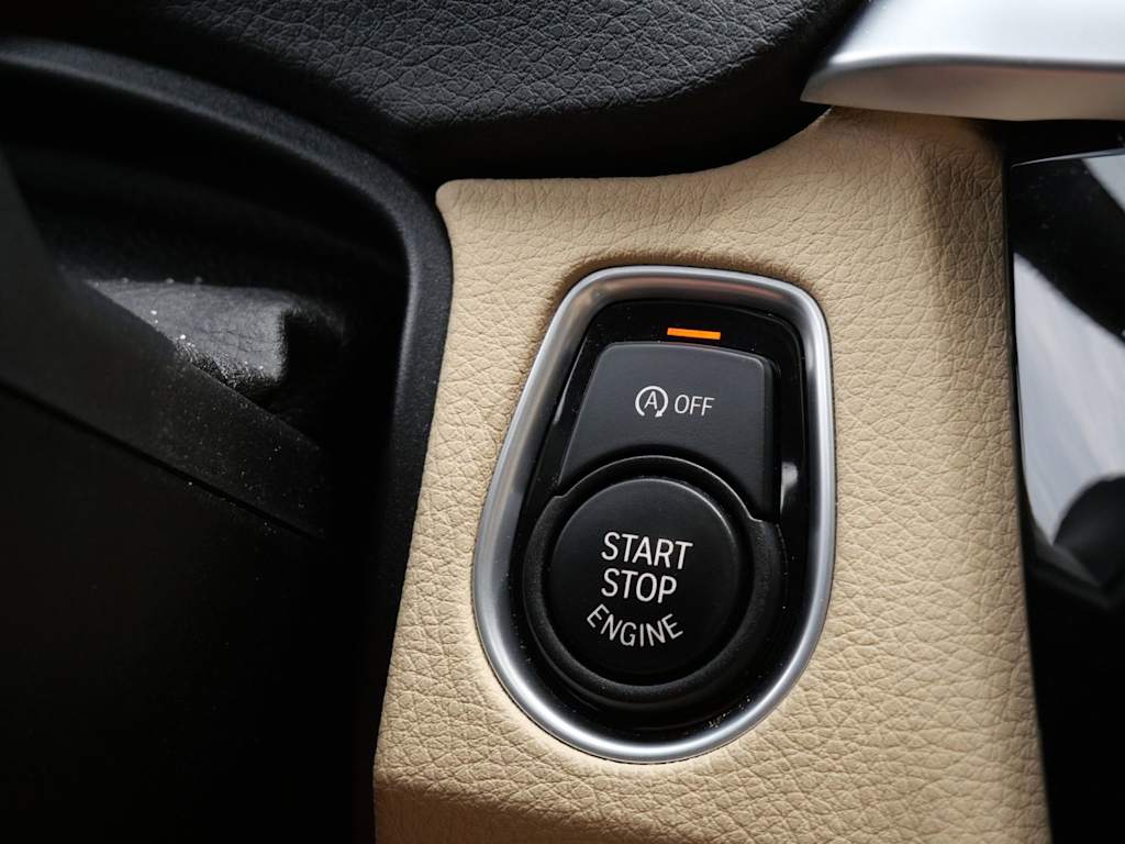 Thumbnail: 2016 BMW 3 Series - 21