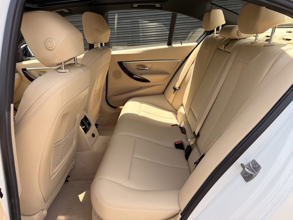 Thumbnail: 2016 BMW 3 Series - 8