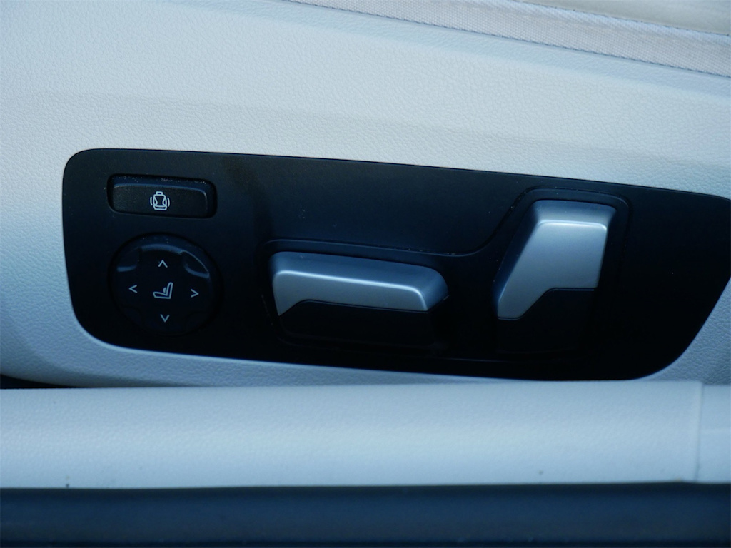 Thumbnail: 2021 BMW 8 Series - 9