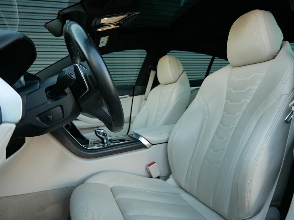 Thumbnail: 2021 BMW 8 Series - 6