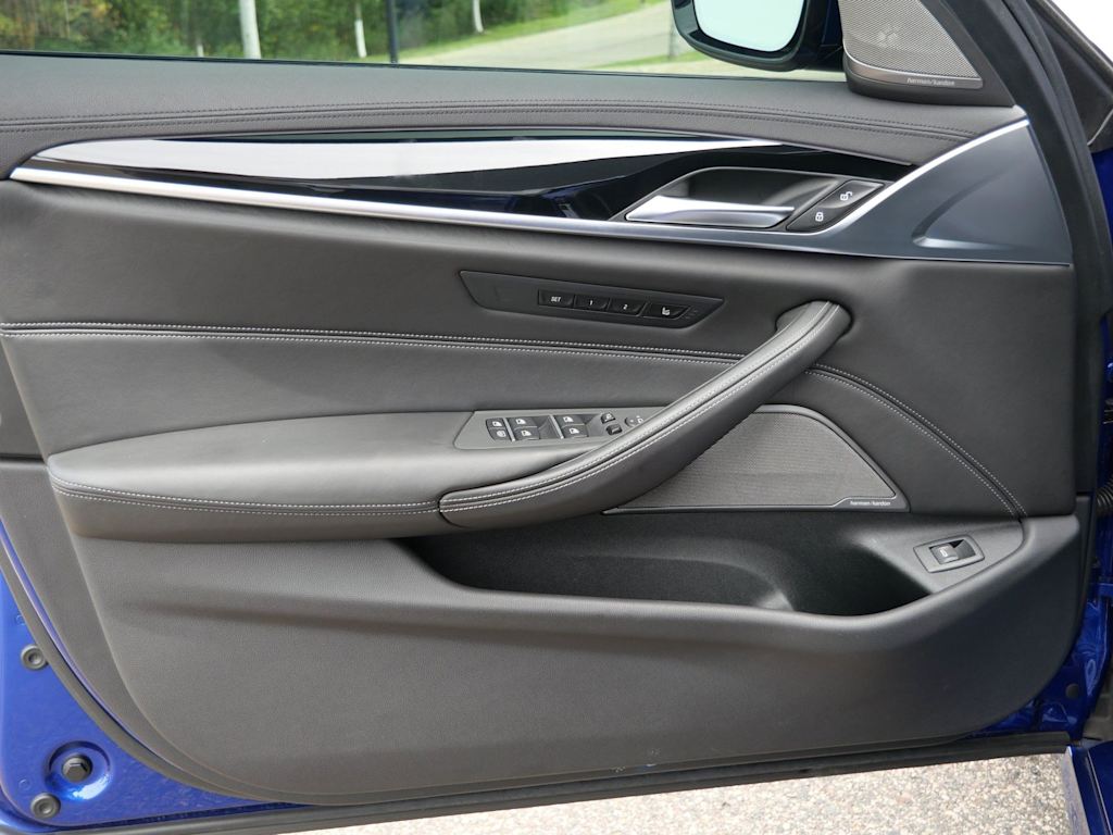 Thumbnail: 2018 BMW M5 - 15