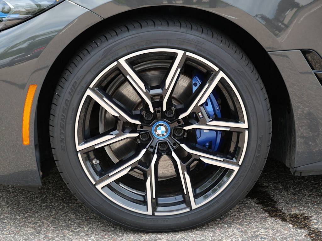 Thumbnail: 2023 BMW i4 - 5