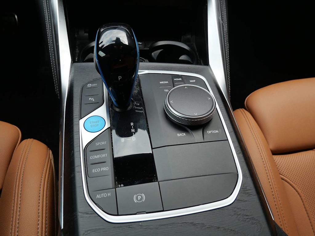 Thumbnail: 2023 BMW i4 - 9