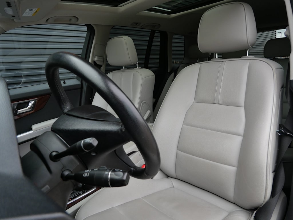 Thumbnail: 2010 Mercedes-Benz GLK - 6