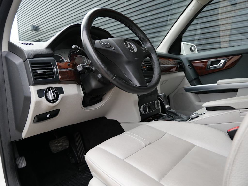 Thumbnail: 2010 Mercedes-Benz GLK - 2