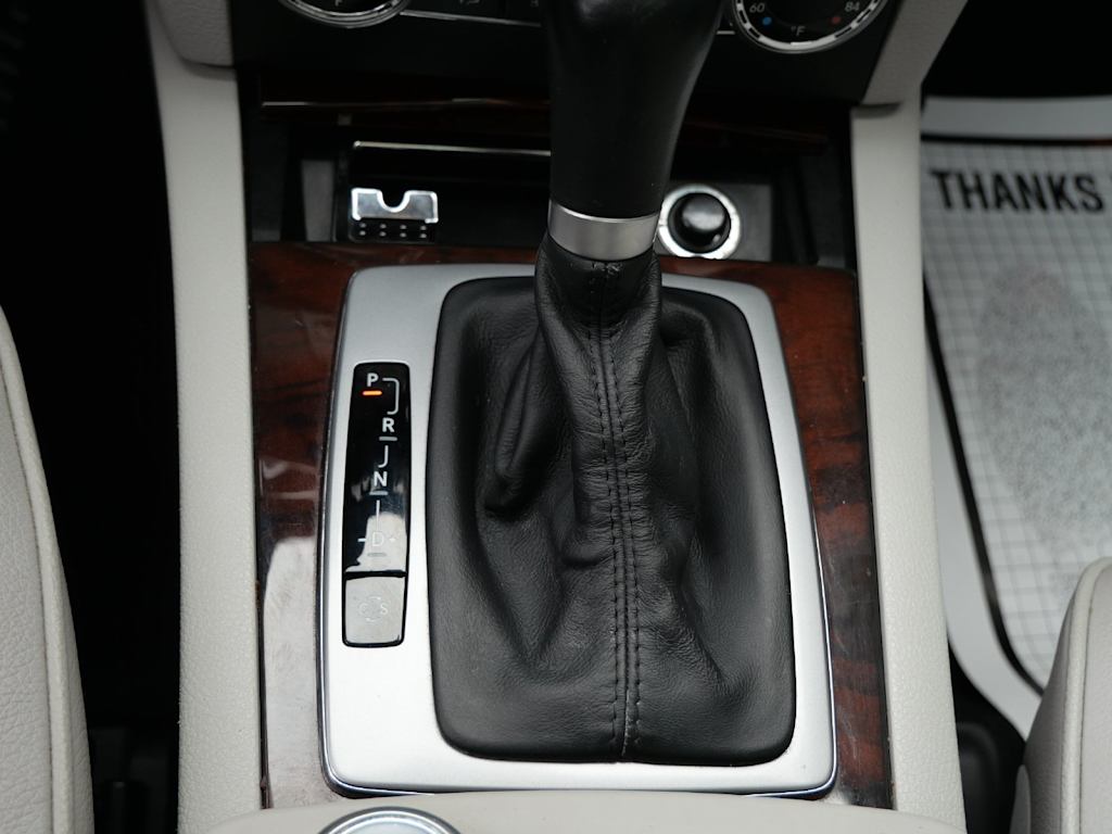 Thumbnail: 2010 Mercedes-Benz GLK - 9