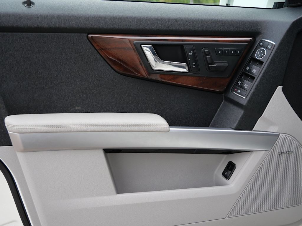 Thumbnail: 2010 Mercedes-Benz GLK - 13