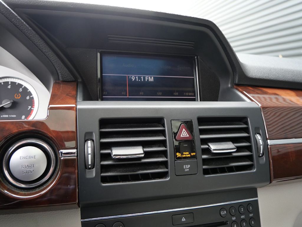 Thumbnail: 2010 Mercedes-Benz GLK - 20