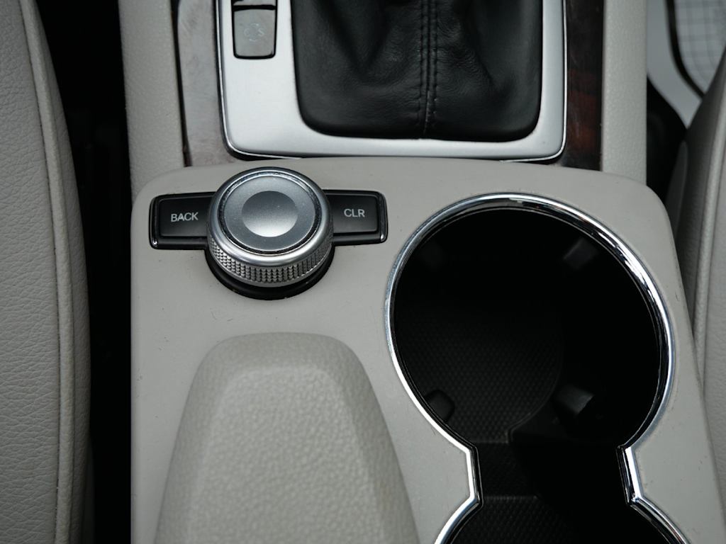 Thumbnail: 2010 Mercedes-Benz GLK - 18