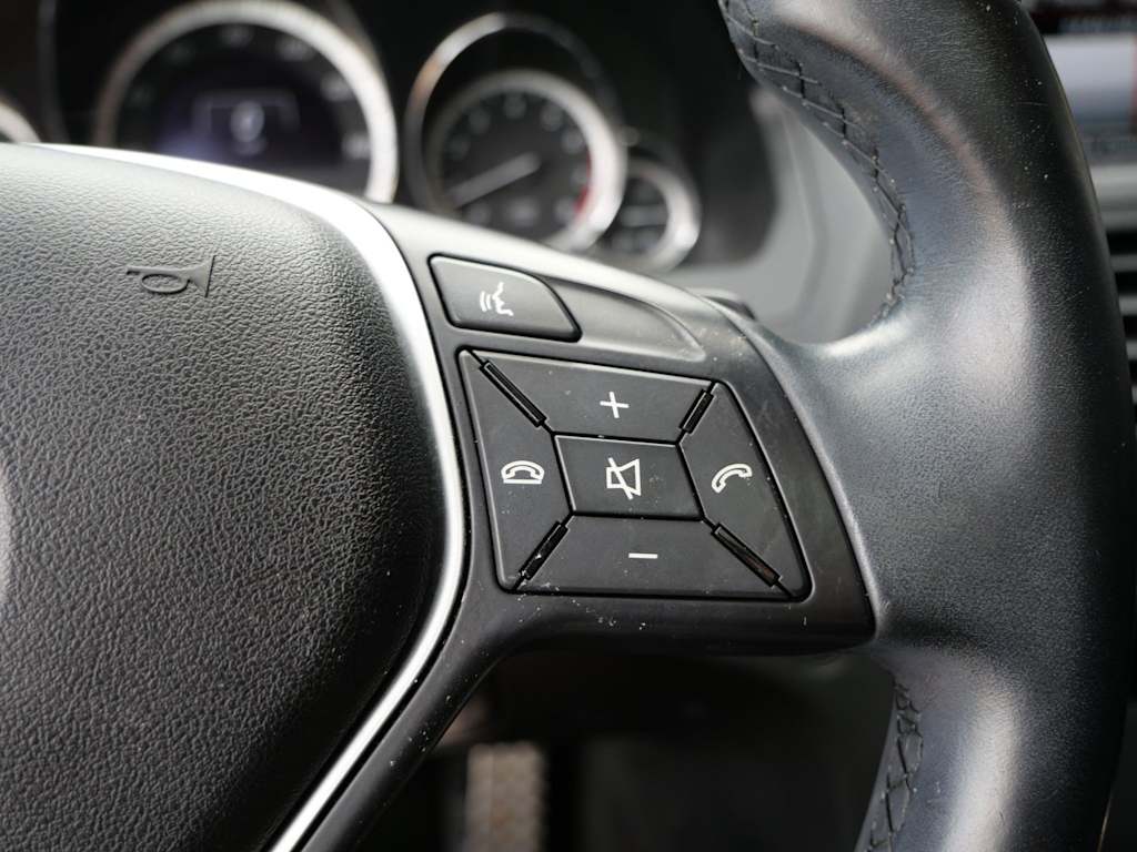 Thumbnail: 2013 Mercedes-Benz E-Class - 20
