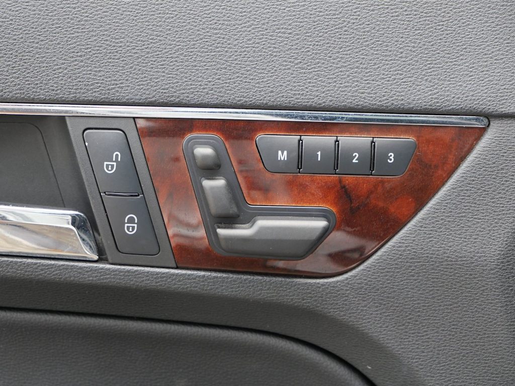 Thumbnail: 2013 Mercedes-Benz E-Class - 15