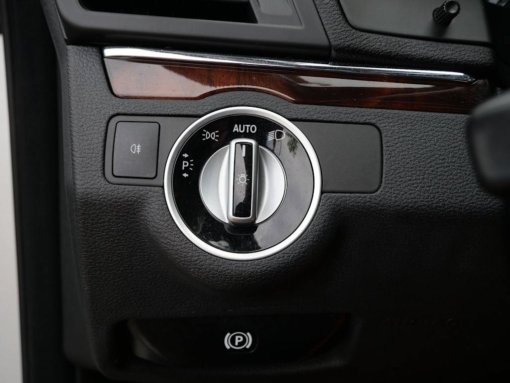 Thumbnail: 2013 Mercedes-Benz E-Class - 16
