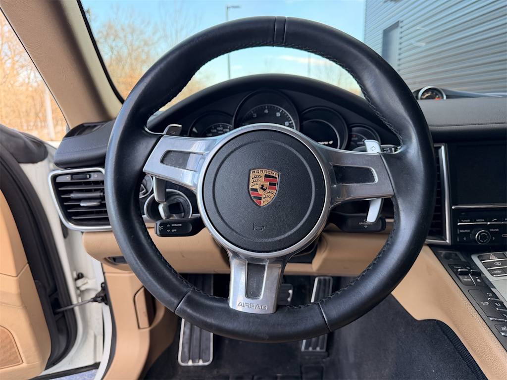 Thumbnail: 2016 Porsche Panamera - 8