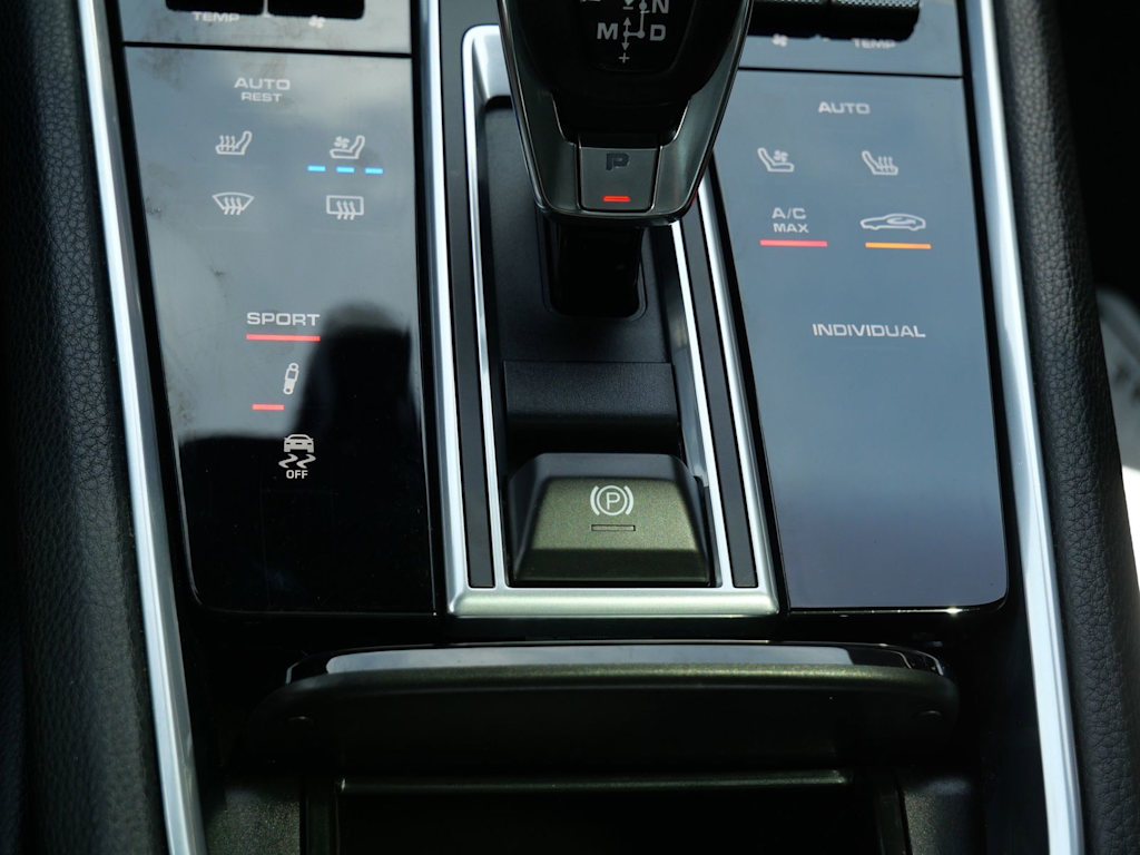 Thumbnail: 2020 Porsche Panamera - 9