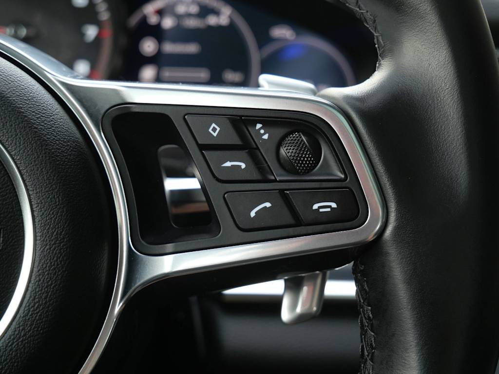 Thumbnail: 2020 Porsche Panamera - 22