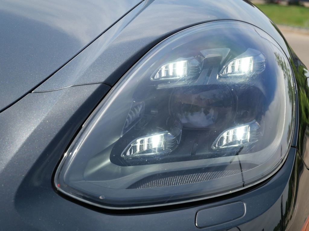 Thumbnail: 2020 Porsche Panamera - 11