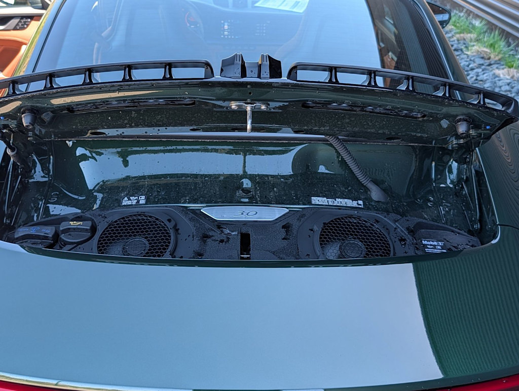 Thumbnail: 2026 Porsche 911 - 8