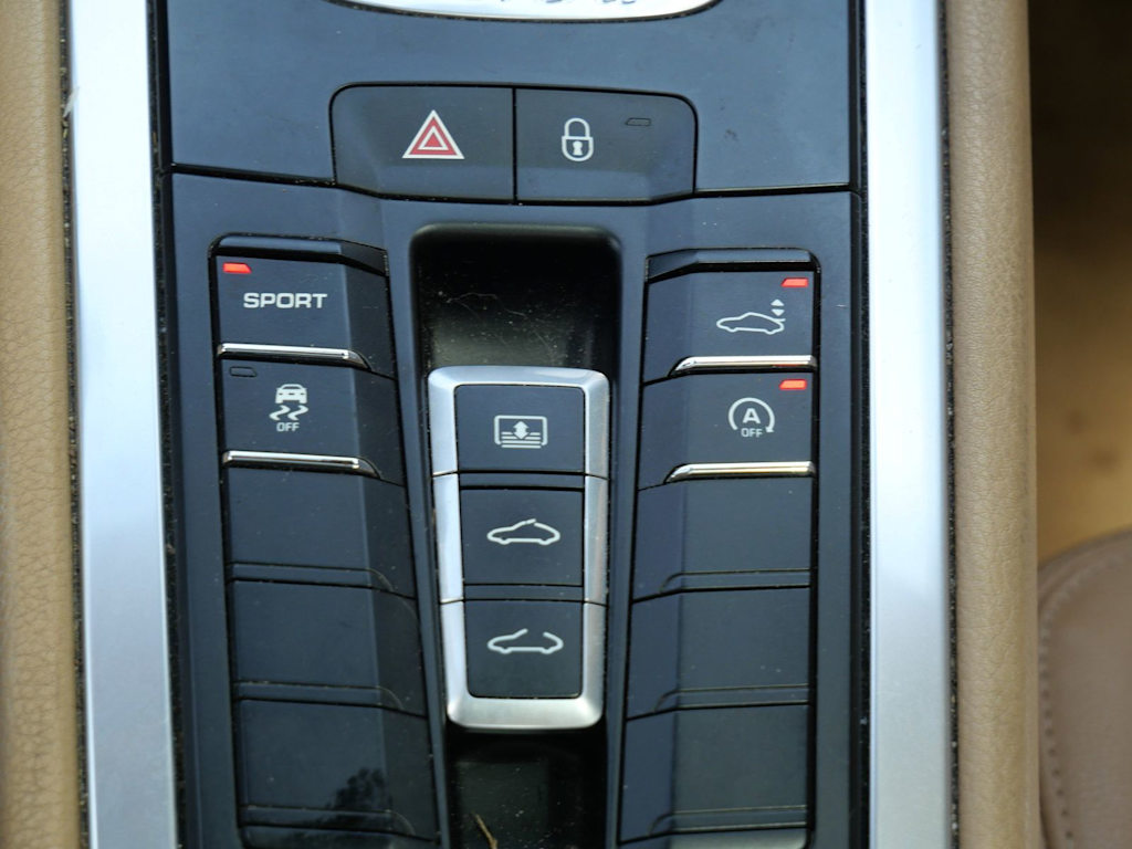 Thumbnail: 2014 Porsche 911 - 9