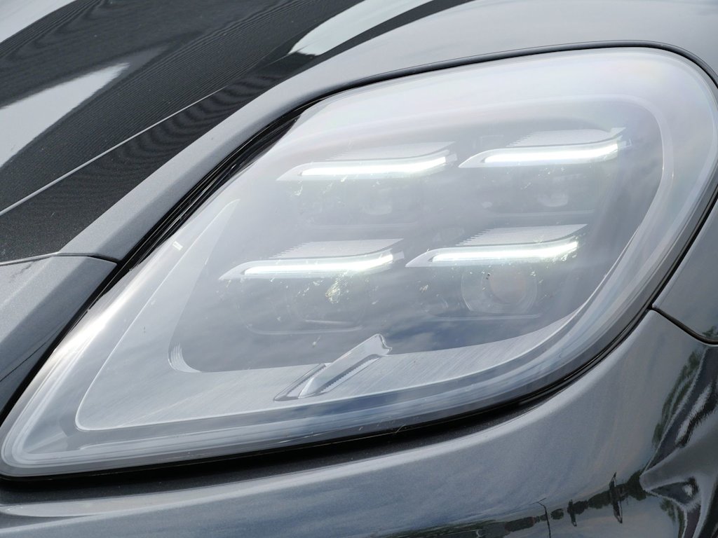 Thumbnail: 2025 Porsche Panamera - 11