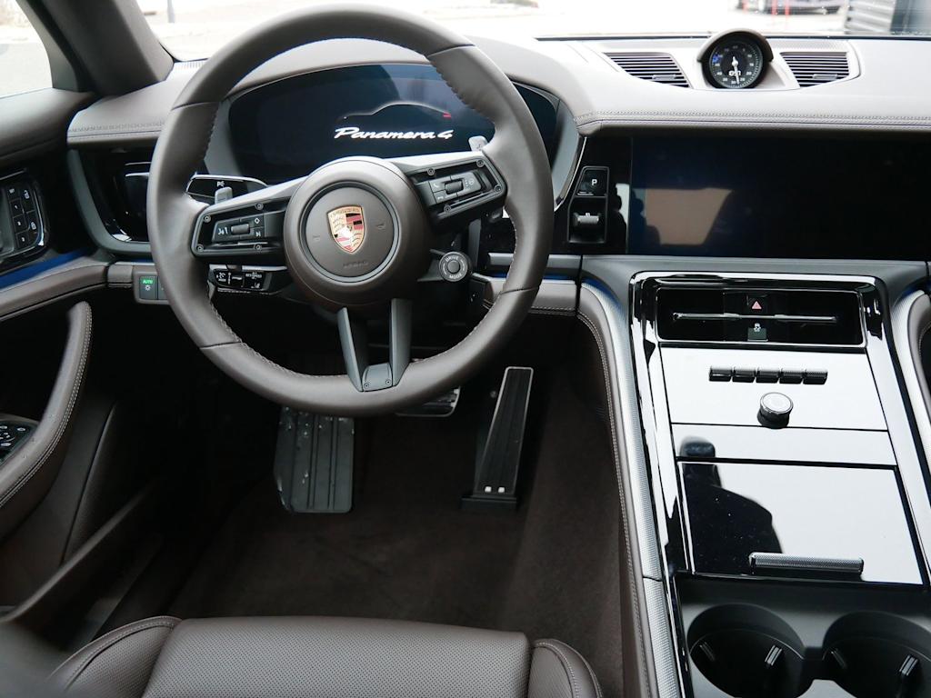 Thumbnail: 2026 Porsche Panamera - 6