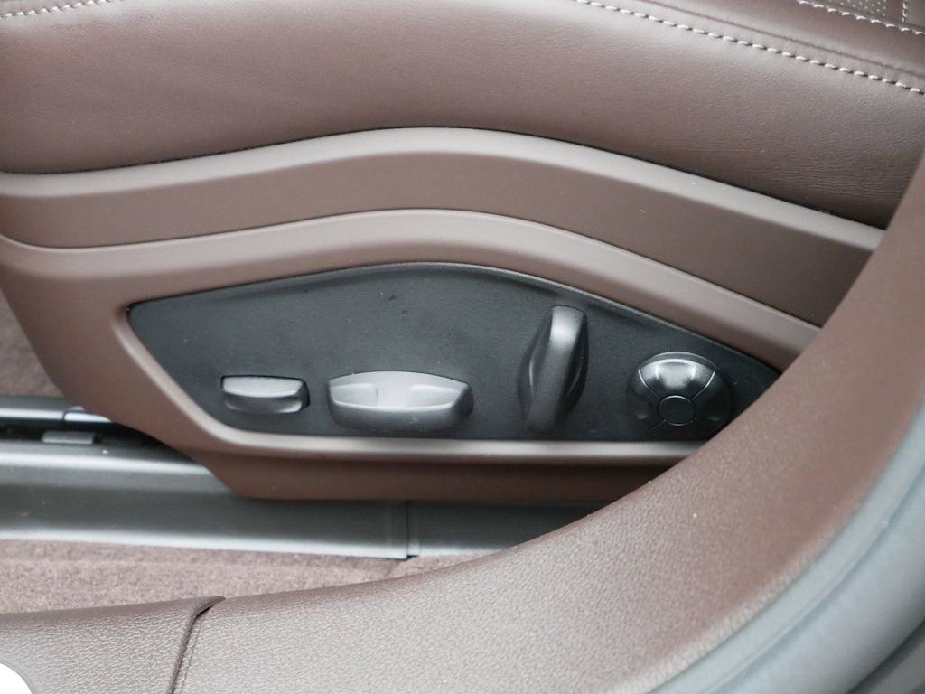 Thumbnail: 2026 Porsche Panamera - 14