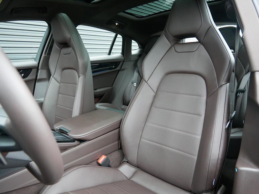 Thumbnail: 2026 Porsche Panamera - 7