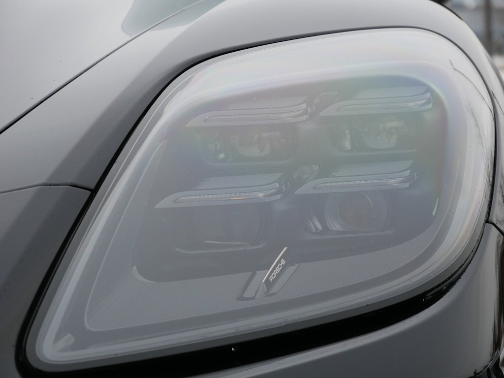 Thumbnail: 2026 Porsche Panamera - 12