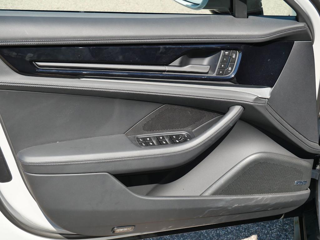 Thumbnail: 2025 Porsche Panamera - 12