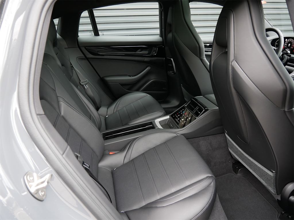 Thumbnail: 2025 Porsche Panamera - 29