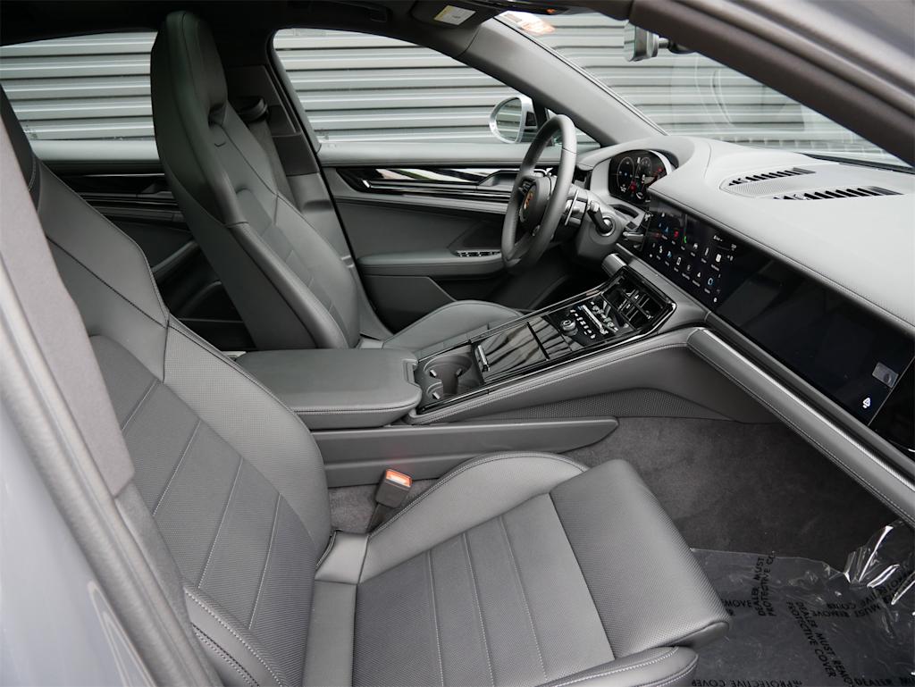 Thumbnail: 2025 Porsche Panamera - 9
