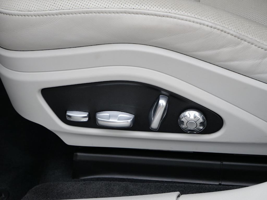 Thumbnail: 2018 Porsche Panamera - 15