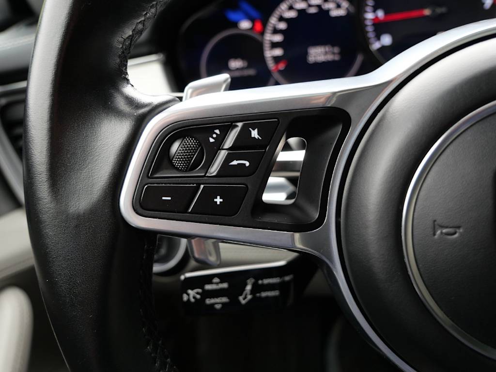 Thumbnail: 2018 Porsche Panamera - 27