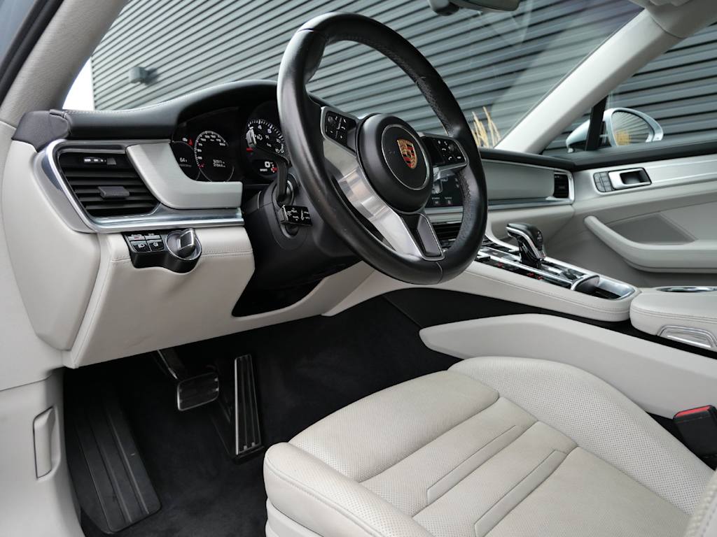 Thumbnail: 2018 Porsche Panamera - 2