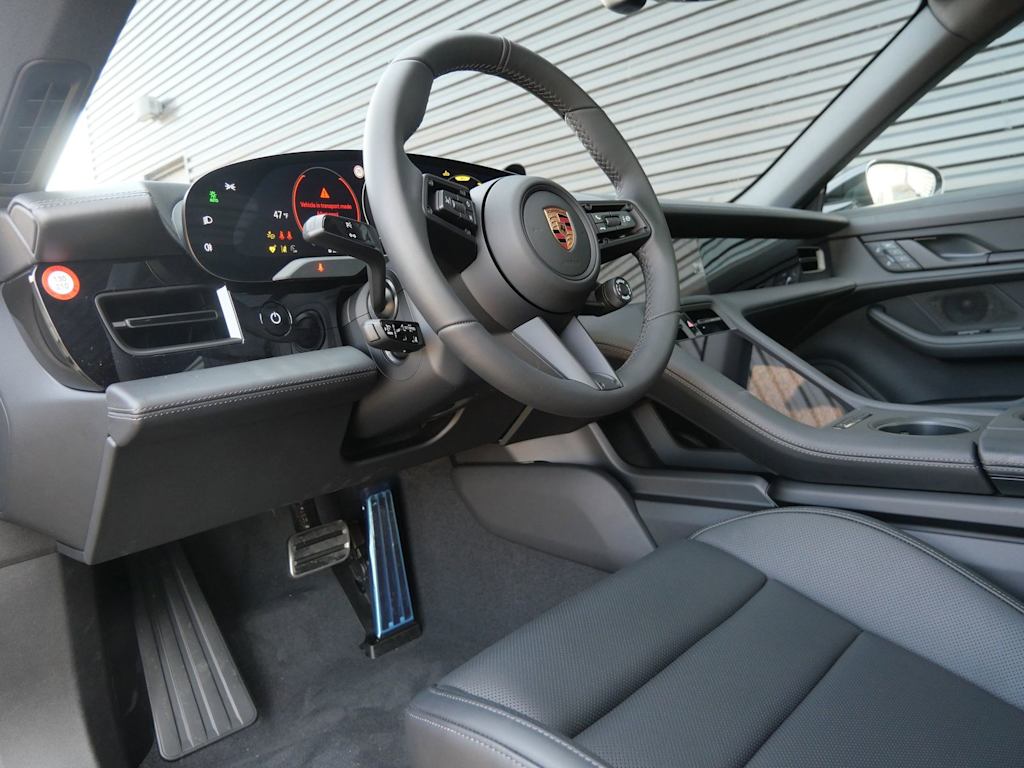 Thumbnail: 2026 Porsche Taycan - 2